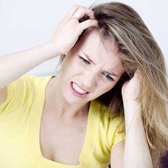 Prurito in testa: la soluzione a questo problema di capelli